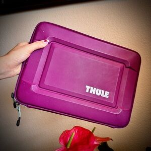 Thule Purple Potion Aruba 13” MacBook Laptop Case Cover Travel Hard Shell